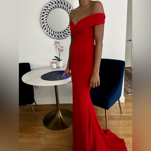 ♦️SOLD♦️Nookie Neptune Off-The-Shoulder Gown in Red - Size XS - Picture 8 of 9